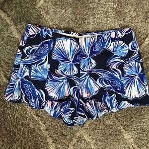 (NWOT) Lilly Pulitzer scalloped shorts